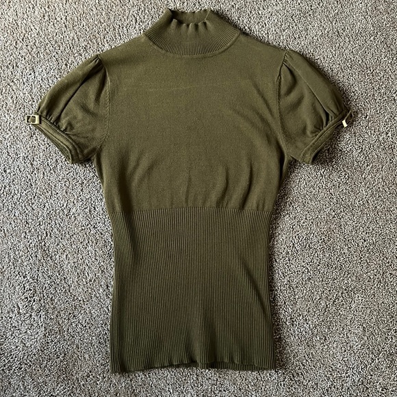 2b Bebe Short Sleeve Sweater - Picture 1 of 7